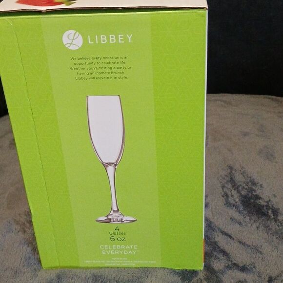 Set of 4 Libbey's 6 oz Classic Glasses - Picture 3 of 4